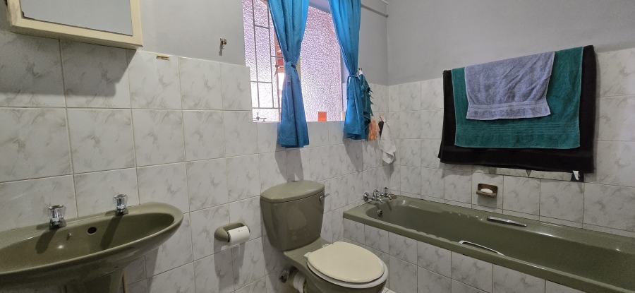 3 Bedroom Property for Sale in Geelhoutpark North West